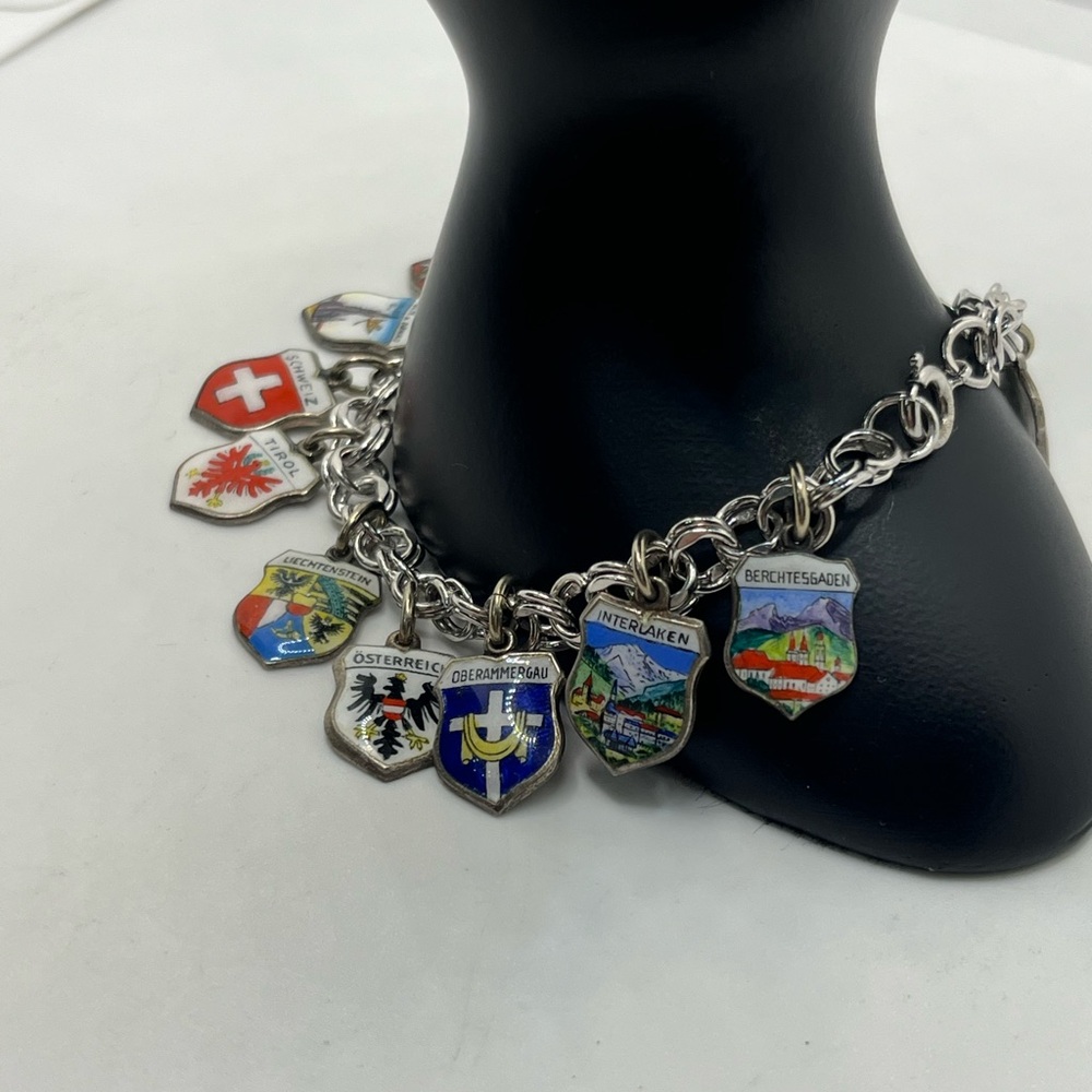 Vintage 800 & Sterling silver European cities colorful enamel charm bracelet - Picture 2 of 16
